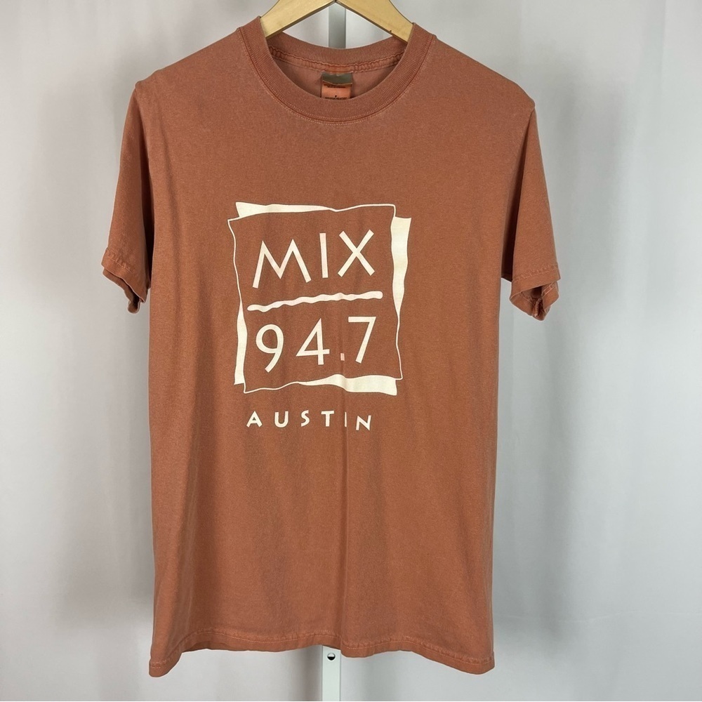 District Threads Small 94.7 Austin Texas Radio Beach Surf Boho Graphic Tee 90’s